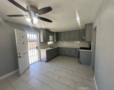 8932 Redwood - Photo Thumbnail 4