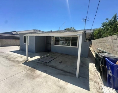 8932 Redwood - Photo Thumbnail 3