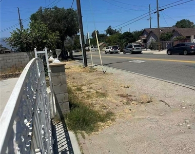8932 Redwood - Photo Thumbnail 2