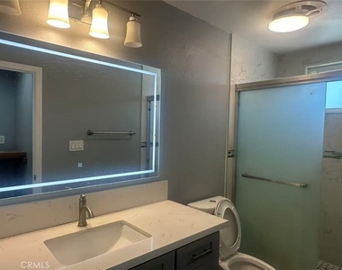8932 Redwood - Photo Thumbnail 14