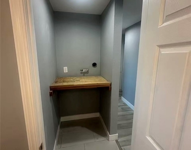 8932 Redwood - Photo Thumbnail 12