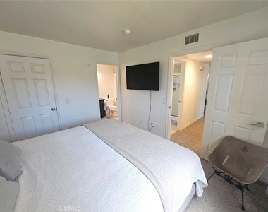 5025 Los Morros Way - Photo Thumbnail 23
