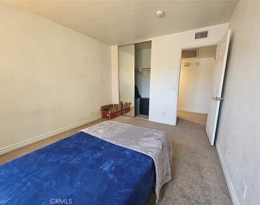 5025 Los Morros Way - Photo Thumbnail 19