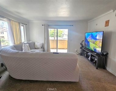 5025 Los Morros Way - Photo Thumbnail 5