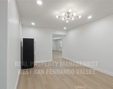 12920 Aetna St. - Photo Thumbnail 9