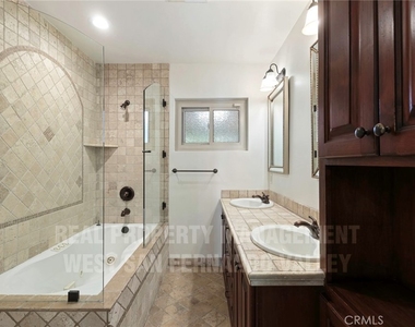 12920 Aetna St. - Photo Thumbnail 23