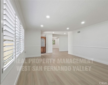 12920 Aetna St. - Photo Thumbnail 6