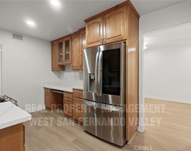 12920 Aetna St. - Photo Thumbnail 13