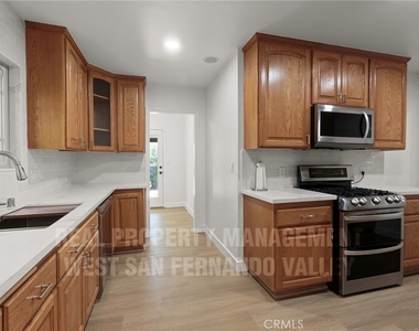 12920 Aetna St. - Photo Thumbnail 12