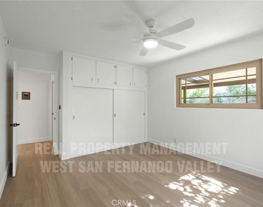 12920 Aetna St. - Photo Thumbnail 32