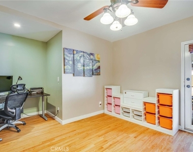 1911 N Fairview Street - Photo Thumbnail 18