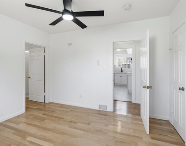 3825 Cimarron - Photo Thumbnail 15