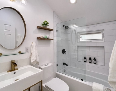 24033 1/2 Welby Way - Photo Thumbnail 8