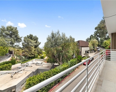 1356 Summitridge - Photo Thumbnail 22