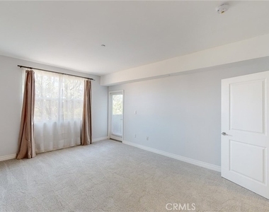 4424 Whitsett Avenue - Photo Thumbnail 23