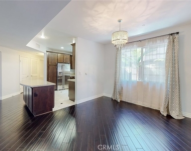 4424 Whitsett Avenue - Photo Thumbnail 13
