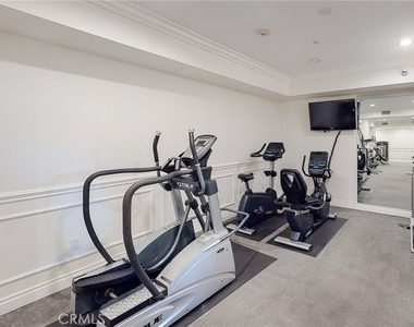 4424 Whitsett Avenue - Photo Thumbnail 46