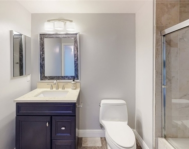 4424 Whitsett Avenue - Photo Thumbnail 39