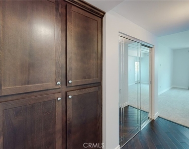 4424 Whitsett Avenue - Photo Thumbnail 21