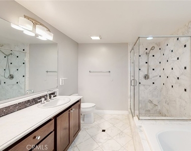 4424 Whitsett Avenue - Photo Thumbnail 30