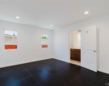13856 Runnymede Street - Photo Thumbnail 18