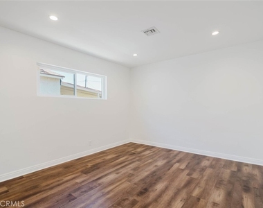 13856 Runnymede Street - Photo Thumbnail 22