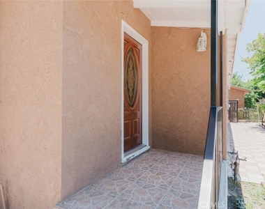 13856 Runnymede Street - Photo Thumbnail 3