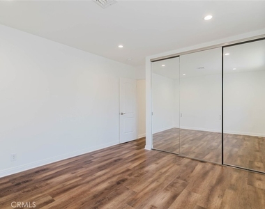 13856 Runnymede Street - Photo Thumbnail 23
