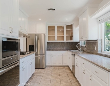 13856 Runnymede Street - Photo Thumbnail 11