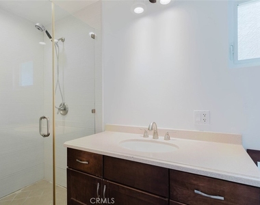 13856 Runnymede Street - Photo Thumbnail 27