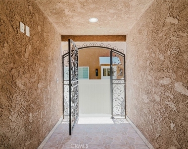 13856 Runnymede Street - Photo Thumbnail 32
