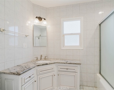 13856 Runnymede Street - Photo Thumbnail 28