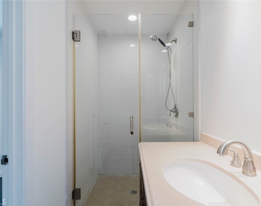 13856 Runnymede Street - Photo Thumbnail 29