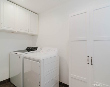 13856 Runnymede Street - Photo Thumbnail 31