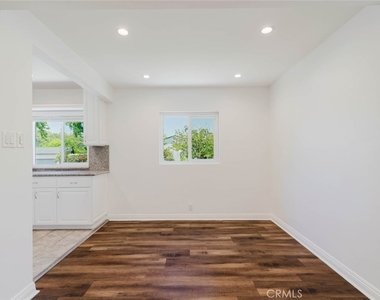 13856 Runnymede Street - Photo Thumbnail 8