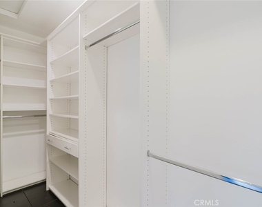 13856 Runnymede Street - Photo Thumbnail 24