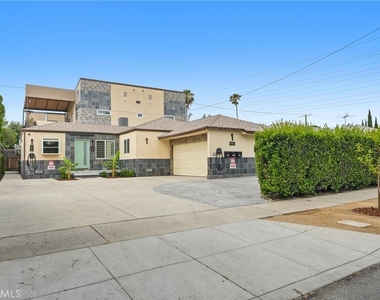 18748 Collins - Photo Thumbnail 48