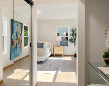 348 S Orange Drive - Photo Thumbnail 25