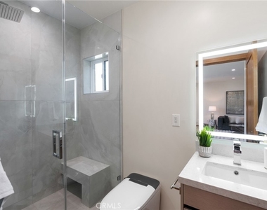348 S Orange Drive - Photo Thumbnail 31