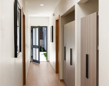 348 S Orange Drive - Photo Thumbnail 18