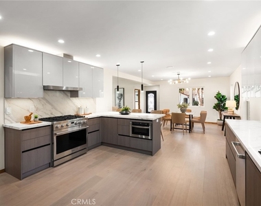 348 S Orange Drive - Photo Thumbnail 10
