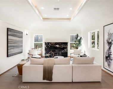 348 S Orange Drive - Photo Thumbnail 3
