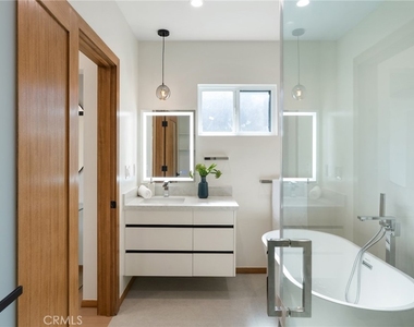 348 S Orange Drive - Photo Thumbnail 27