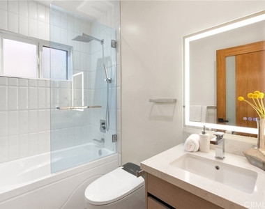348 S Orange Drive - Photo Thumbnail 20