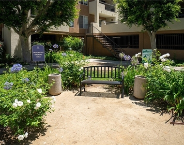 5540 Owensmouth - Photo Thumbnail 29