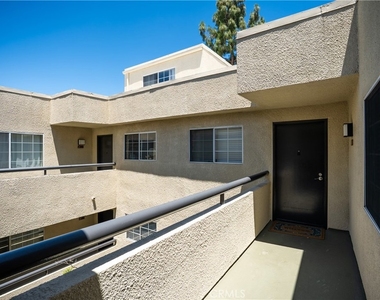 5540 Owensmouth - Photo Thumbnail 1