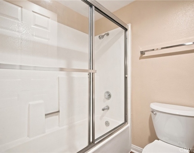 5540 Owensmouth - Photo Thumbnail 20