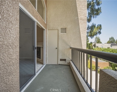5540 Owensmouth - Photo Thumbnail 5