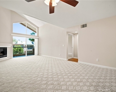 5540 Owensmouth - Photo Thumbnail 6