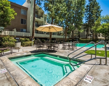 5540 Owensmouth - Photo Thumbnail 33